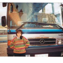 Frente a autobús
