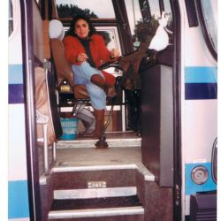 Acceso a bus con conductora